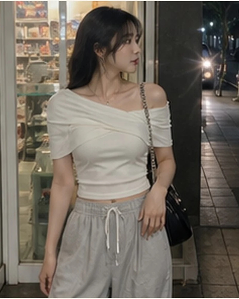 화이트 오프숄더 랩 니트